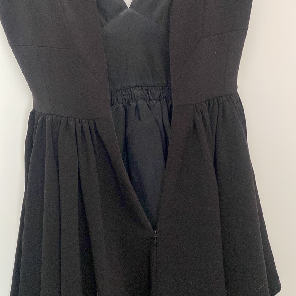 Little black dress plunging neckline and A-line skirt - Picture 4 of 5
